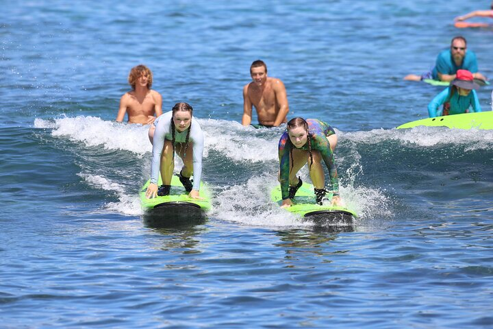 Kona Surf Lesson in Kahaluu - Photo 1 of 25